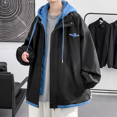O jachetă lată și subțire pentru bărbați, cu glugă