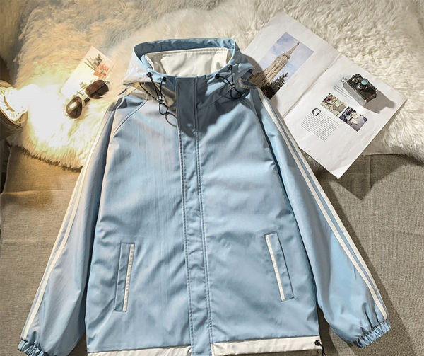 Jachetă sport pentru bărbați cu glugă și garnitură