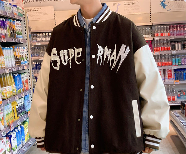 Jachetă pentru bărbați model nou cu inscripționare și închidere cu nasturi