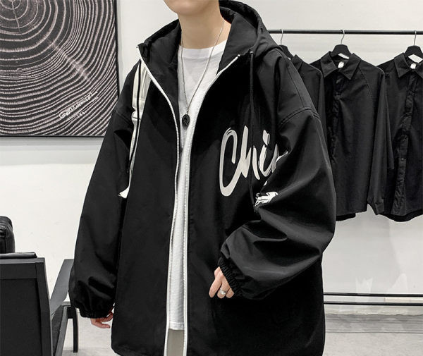 Muška jesenska jakna s printom i kapuljačom