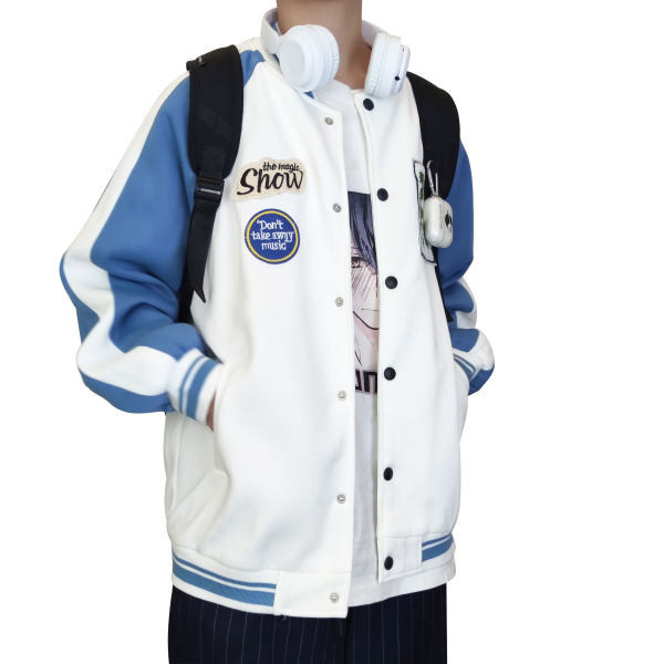 Plona beisbolo striukė su sagomis ir užrašais