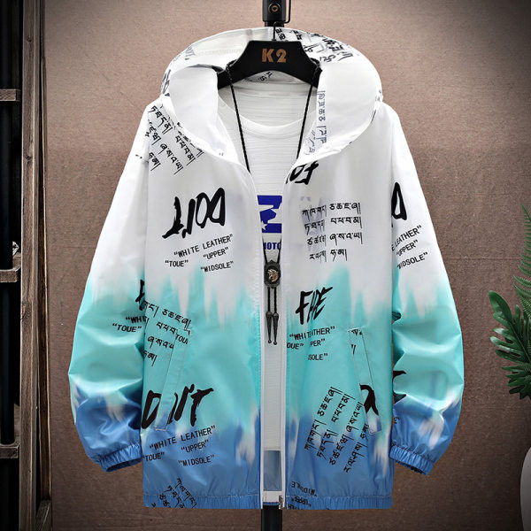 Ležerna muška vjetrovka s kapuljačom i natpisom