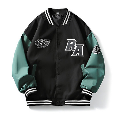 Vyriška sportinė striukė su išsiuvinėta užrašų kišene ir sagomis