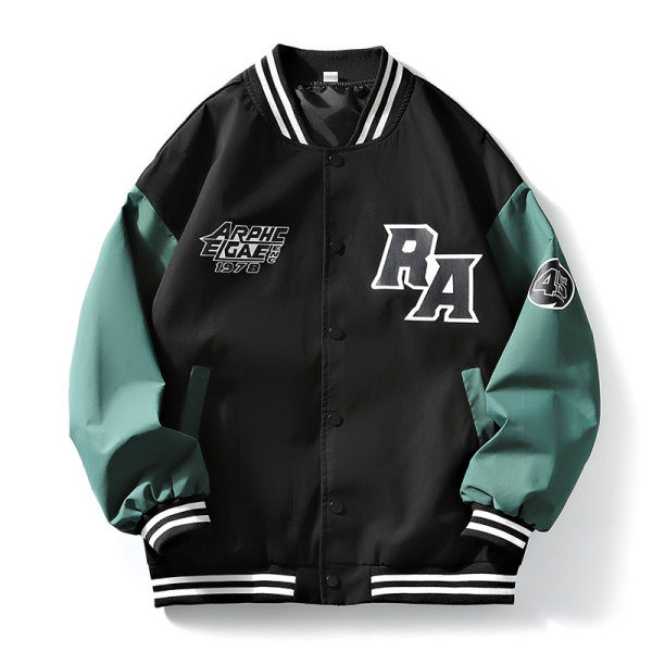 Vyriška sportinė striukė su išsiuvinėta užrašų kišene ir sagomis