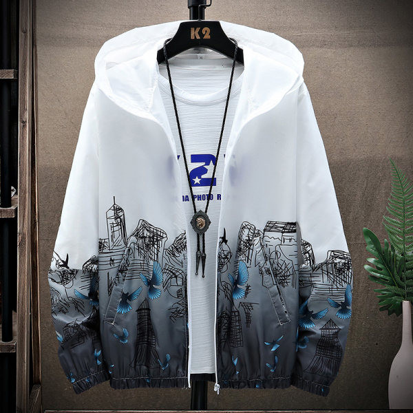 Tanka muška jakna s kapuljačom i šarenim printom - tip vjetrovke