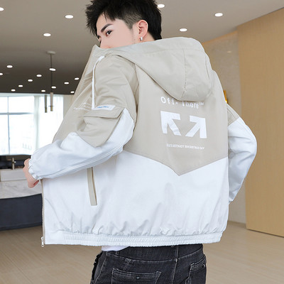 Muška proljetna jakna sa kapuljačom i natpisom više boja