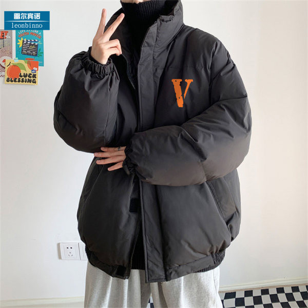 Férfi téli kabát magas gallérral és felirattal