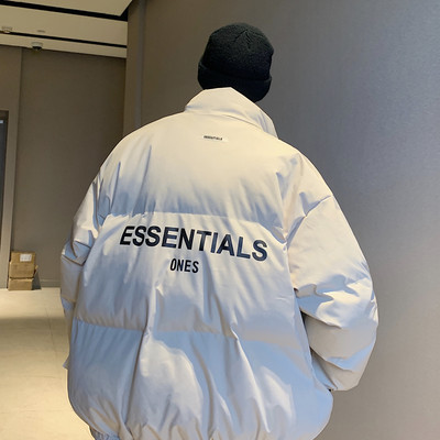 Geaca de iarna calduroasa cu scris pe spate