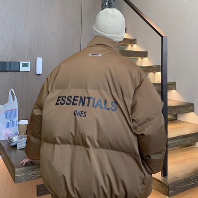 Geaca de iarna calduroasa cu scris pe spate