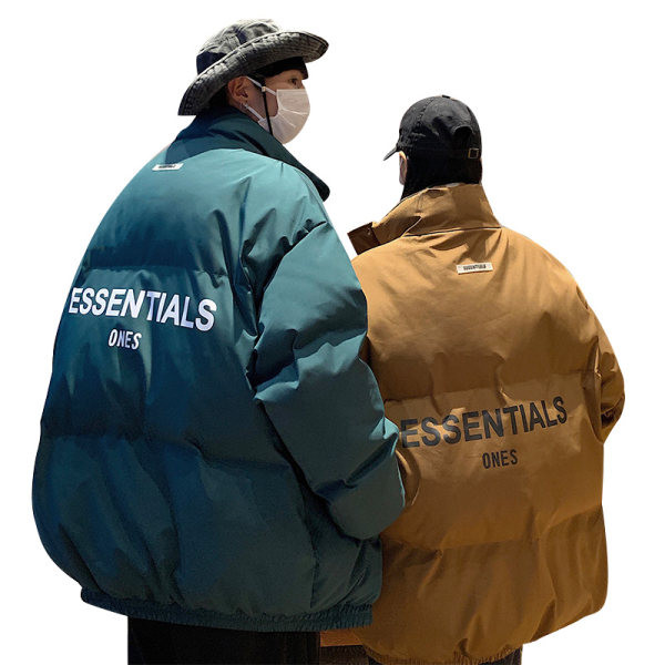 Geaca de iarna calduroasa cu scris pe spate