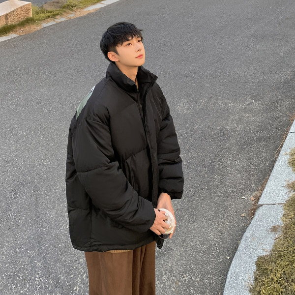 Geaca barbatesta model lat cu guler inalt si scris pe spate