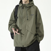 Jesenska muška jakna s kapuljačom i vezicama