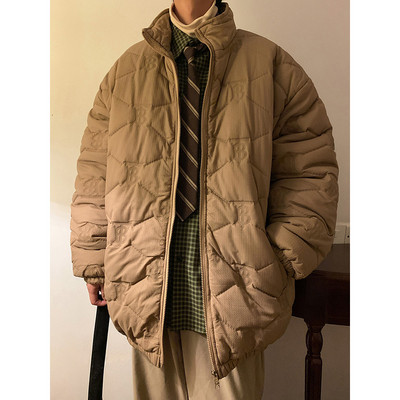 Plataus modelio vyriškas švarkas - su užtrauktuku ir kišene