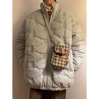 Plataus modelio vyriškas švarkas - su užtrauktuku ir kišene