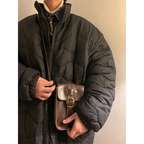 Plataus modelio vyriškas švarkas - su užtrauktuku ir kišene