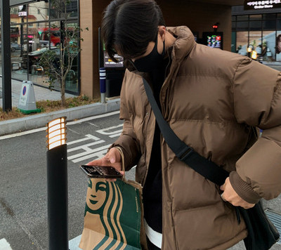 Vyriška laisvalaikio žieminė striukė su aukšta apykakle