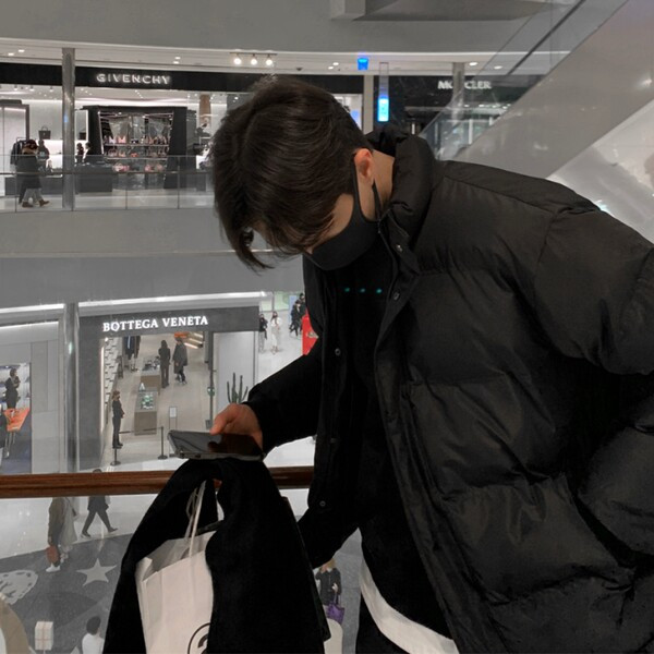 Vyriška laisvalaikio žieminė striukė su aukšta apykakle