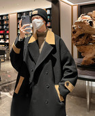 Široki model muškog zimskog kaputa sa špicastim dekolteom