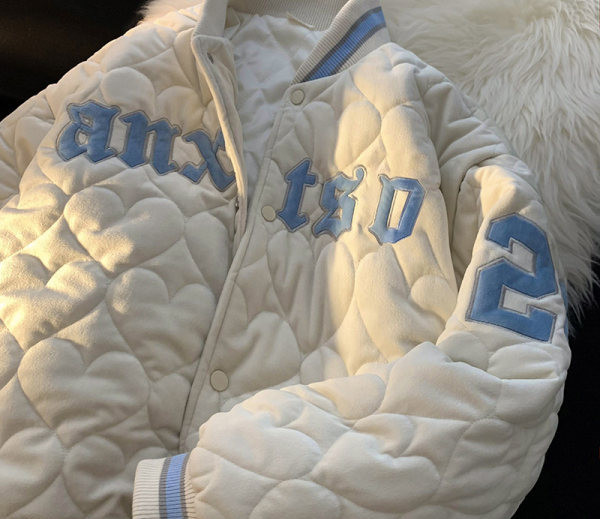 Novi model casual muške jakne sa izvezenim natpisom