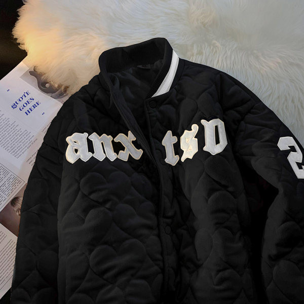 Novi model casual muške jakne sa izvezenim natpisom