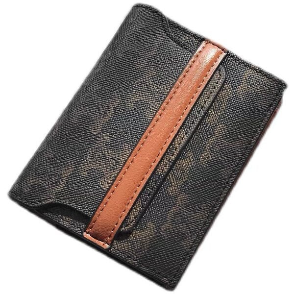 Kis női pénztárca dokumentumok és kártyák tárolására