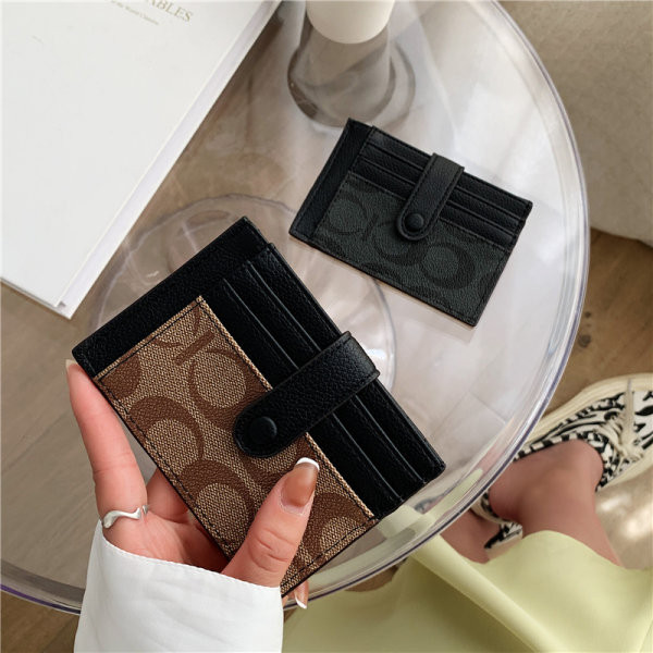 Portofel mic de dama din piele ecologica pentru depozitarea cardurilor