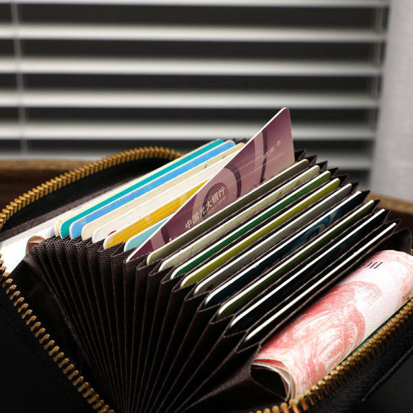 Portofel de dama din piele ecologica cu element 3D