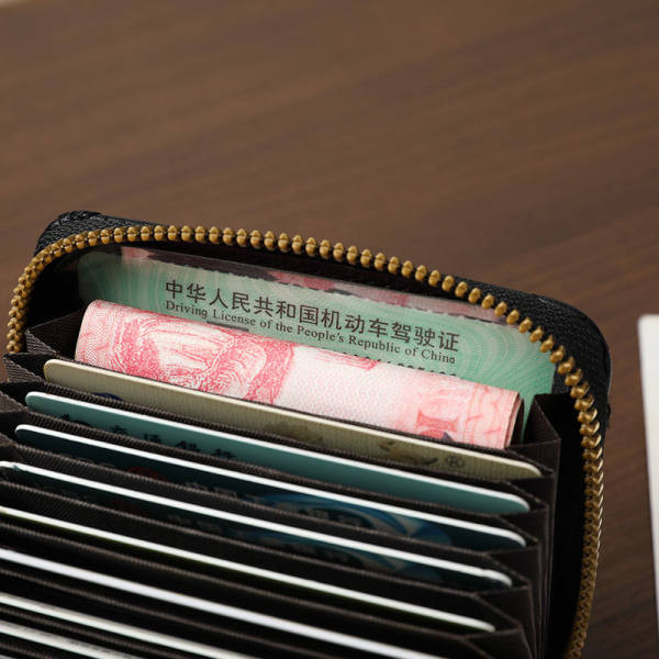 Portofel de dama din piele pentru carduri de credit