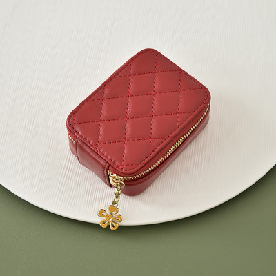 Portofel de dama din piele ecologica cu o floare decorativa