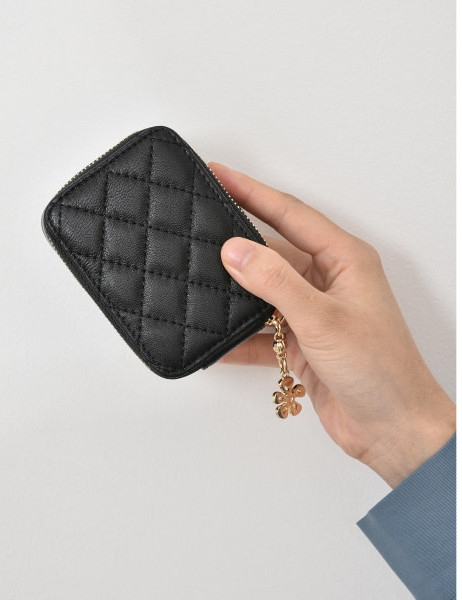 Portofel de dama din piele ecologica cu o floare decorativa