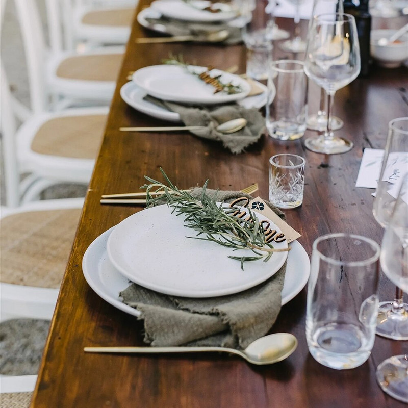 Vestuvių staltiesės Servetėlės Lininės servetėlės Vakarėliui Staltiesė Vakarienė Servetėlė Vestuvių Audiniai Servetėlės Restorano Stalo kilimėliai