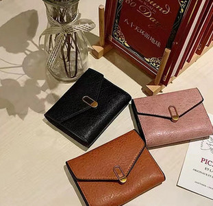 Novčanik od eko kože - sa metalnom kopčom