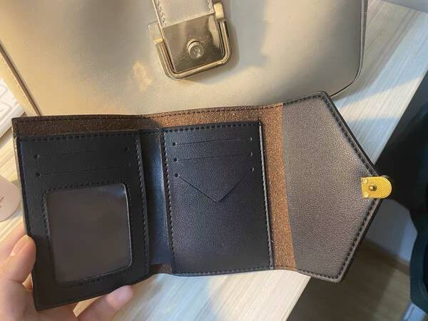 Novčanik od eko kože - sa metalnom kopčom