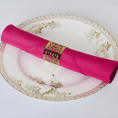 25 db Négyzet alakú szatén asztali szalvéta puha zsebkendő Romantikus esküvői bankett asztalterítő vacsora dekoráció egyedi szalvéták 48x48cm