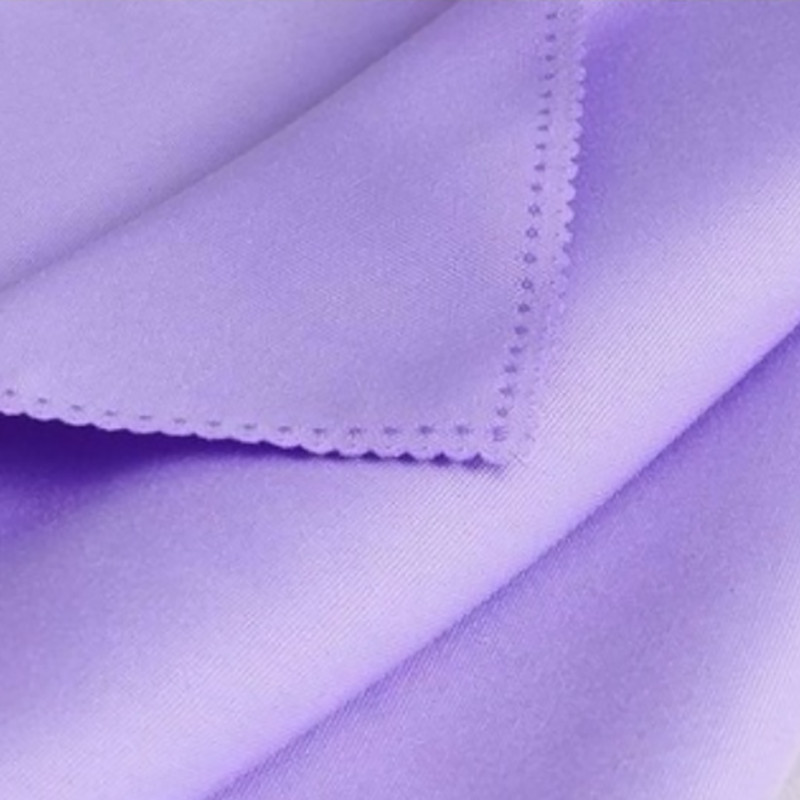 25 db Négyzet alakú szatén asztali szalvéta puha zsebkendő Romantikus esküvői bankett asztalterítő vacsora dekoráció egyedi szalvéták 48x48cm