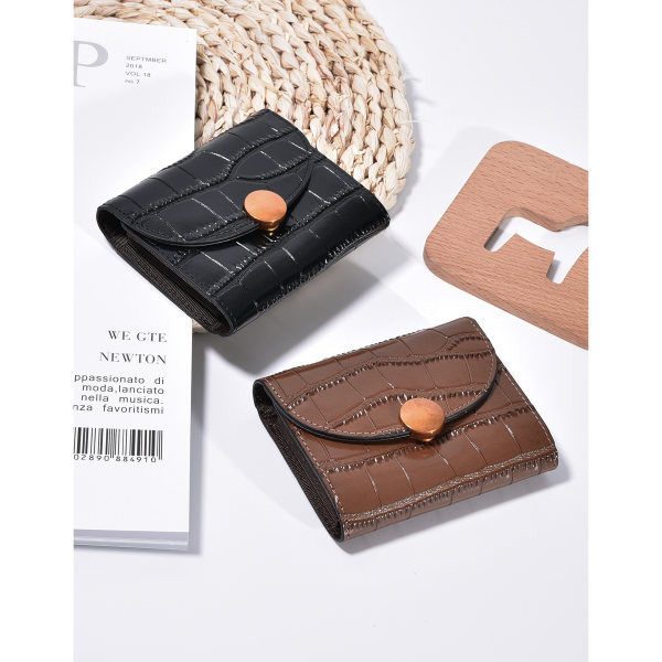 Női pénztárca - fém csattal