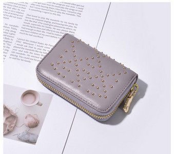 Portofel pentru carduri metalice cu fermoar pentru femei