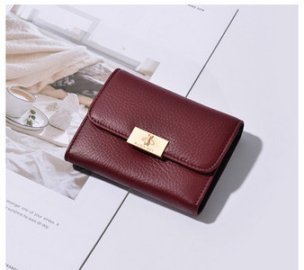 Μικρό γυναικείο δερμάτινο πορτοφόλι σε πολλά χρώματα