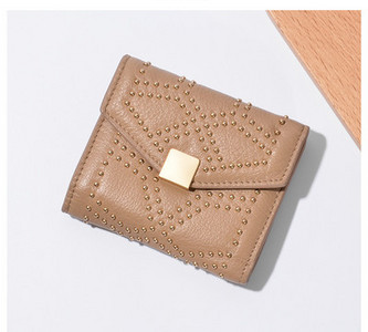 Portofel de dama cu elemente aurii