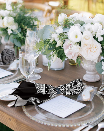 Τραπεζοπετσέτα σε μαύρο σχέδιο Mandala Σετ υφασμάτινο σετ χαρτοπετσέτας για πάρτι Τραπέζι γάμου Τραπεζοπετσέτες τραπεζιού κουζίνας