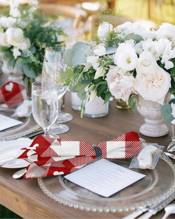 Αγάπη του Αγίου Βαλεντίνου Κόκκινες καρό χαρτοπετσέτες Υφασμάτινο σετ Γαμήλιο πάρτι Τραπέζι Πανί Μαλακό Χαρτοπετσέτες Κουζίνας Βραδινός Χριστουγεννιάτικες Χαρτοπετσέτες