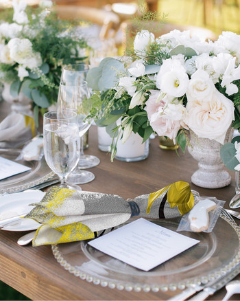 Σετ υφασμάτινο σετ υφασμάτων για επιτραπέζιες χαρτοπετσέτες ζωγραφικής με λουλούδια Dahlia αφηρημένη κίτρινη για ντεκόρ γάμου Μαλακό ύφασμα για χαρτοπετσέτες δείπνου κουζίνας