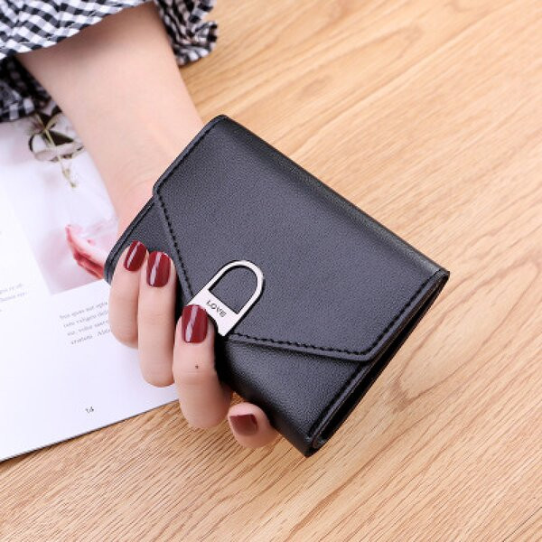 Naujo modelio moteriška piniginė su metaliniu užsegimu