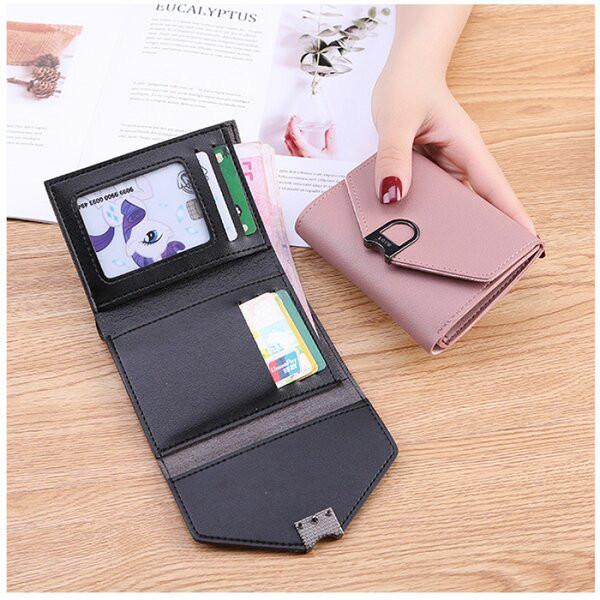 Naujo modelio moteriška piniginė su metaliniu užsegimu