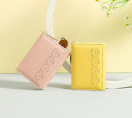 Portofel de dama cu forma patrata