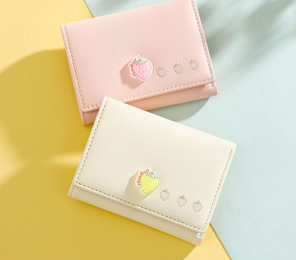 Portofel de dama cu capsuni decorative