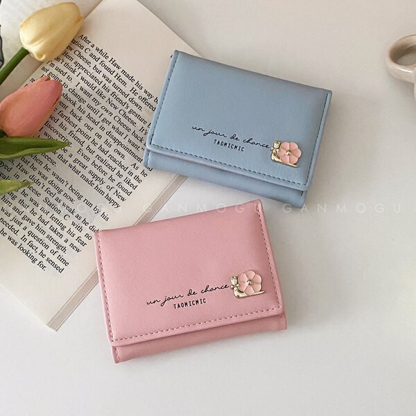 Portofel de dama in doua culori cu floare metalica