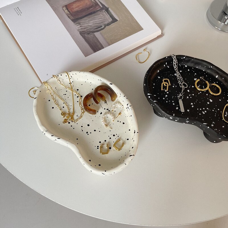 Cutelife INS Ink Dots Nepravidelný živicový úložný tácok na čaj, tortu, šperky, konferenčný stolík, bytové dekorácie, kuchynské doplnky, tácky