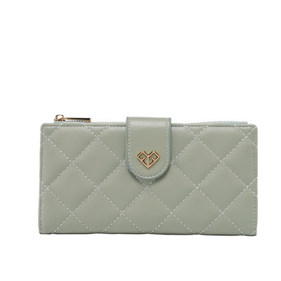 Portofel de dama cu forma patrata si element metalic