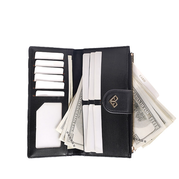 Portofel de dama cu forma patrata si element metalic